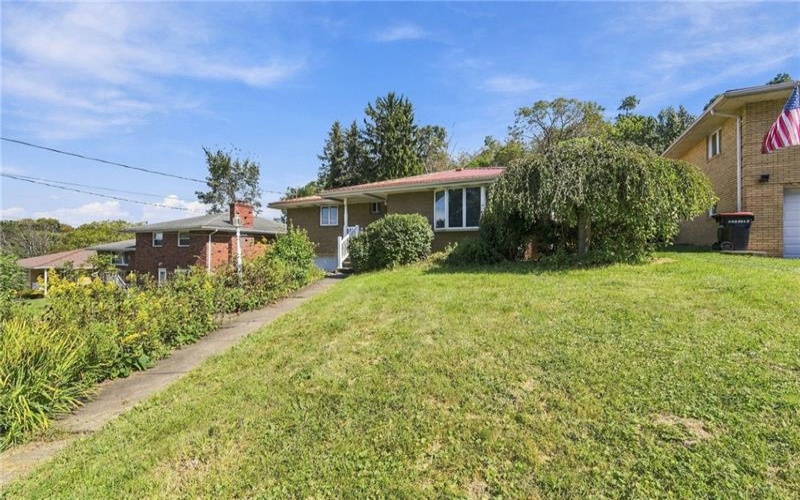 719 Locust Street, Greensburg, 15601, 3 Bedroom Bedrooms, 9 Room Rooms,2 BathroomBathrooms,Residential,For Sale,Locust Street,1774808