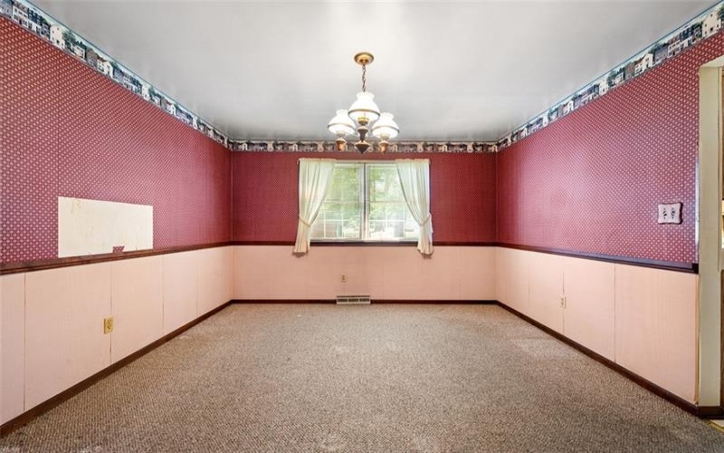 1315 Sycamore St, Connellsville, 15425, 4 Bedroom Bedrooms, 9 Room Rooms,2.1 BathroomBathrooms,Residential,For Sale,Sycamore St,1774873