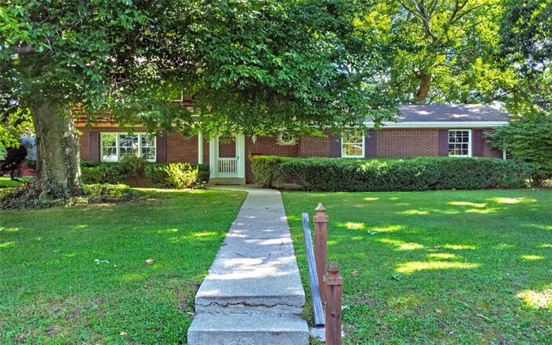 1315 Sycamore St, Connellsville, 15425, 4 Bedroom Bedrooms, 9 Room Rooms,2.1 BathroomBathrooms,Residential,For Sale,Sycamore St,1774873
