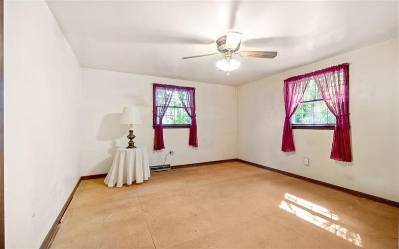1315 Sycamore St, Connellsville, 15425, 4 Bedroom Bedrooms, 9 Room Rooms,2.1 BathroomBathrooms,Residential,For Sale,Sycamore St,1774873