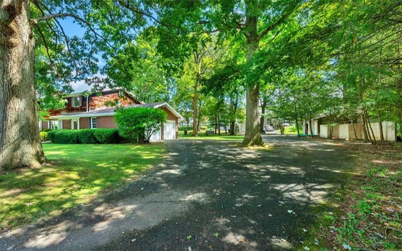 1315 Sycamore St, Connellsville, 15425, 4 Bedroom Bedrooms, 9 Room Rooms,2.1 BathroomBathrooms,Residential,For Sale,Sycamore St,1774873