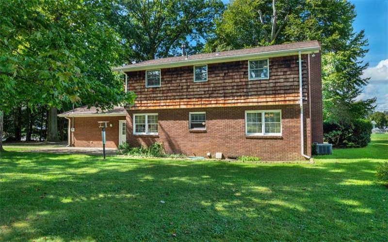 1315 Sycamore St, Connellsville, 15425, 4 Bedroom Bedrooms, 9 Room Rooms,2.1 BathroomBathrooms,Residential,For Sale,Sycamore St,1774873