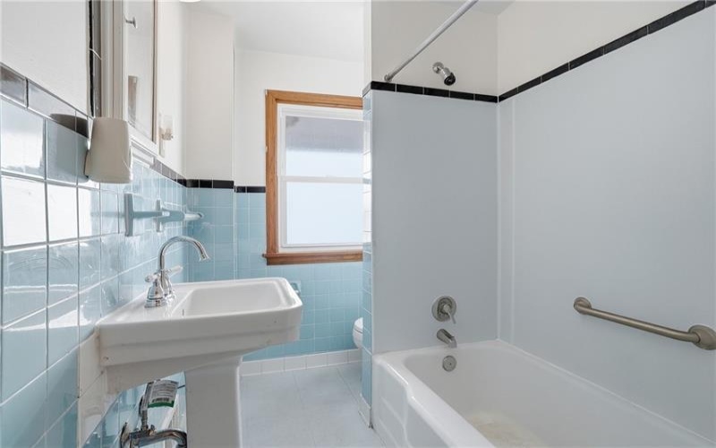 1515 Ridge Ave, New Kensington, 15068, 3 Bedroom Bedrooms, ,1 BathroomBathrooms,Residential,For Sale,Ridge Ave,1774934
