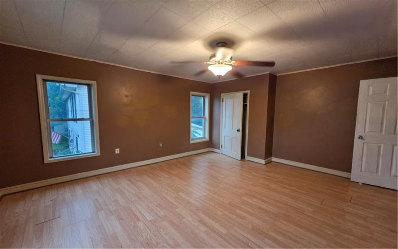 321 4th St, Derry, 15627, 4 Bedroom Bedrooms, 10 Room Rooms,1.1 BathroomBathrooms,Residential,For Sale,4th St,1769266