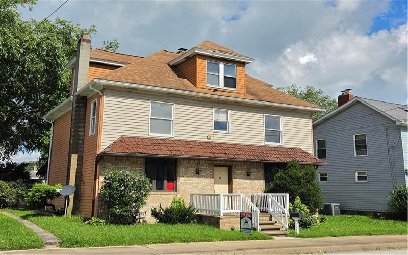 321 4th St, Derry, 15627, 4 Bedroom Bedrooms, 10 Room Rooms,1.1 BathroomBathrooms,Residential,For Sale,4th St,1769266