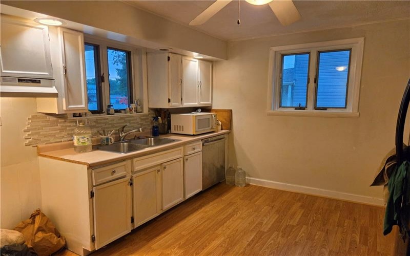 321 4th St, Derry, 15627, 4 Bedroom Bedrooms, 10 Room Rooms,1.1 BathroomBathrooms,Residential,For Sale,4th St,1769266
