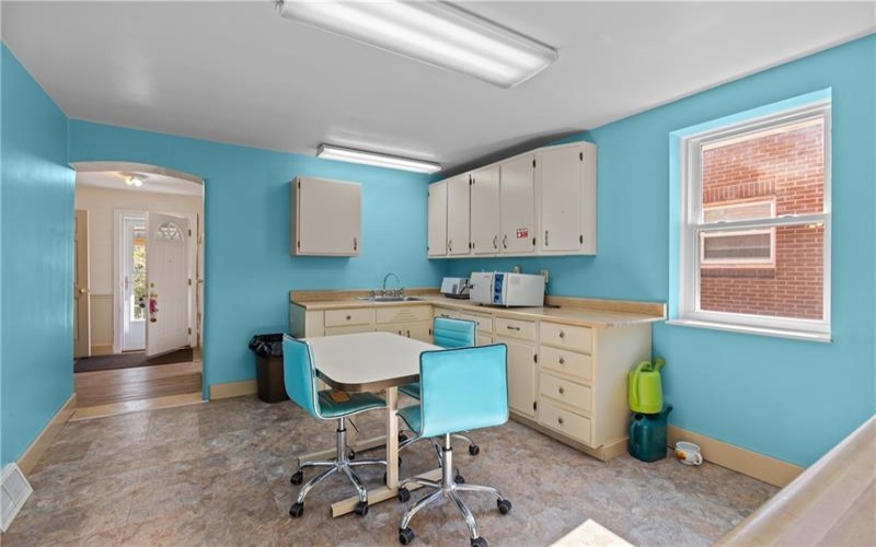 614 Main St, Bentleyville, 15314, ,Commercial-industrial-business,For Sale,Main St,1774165