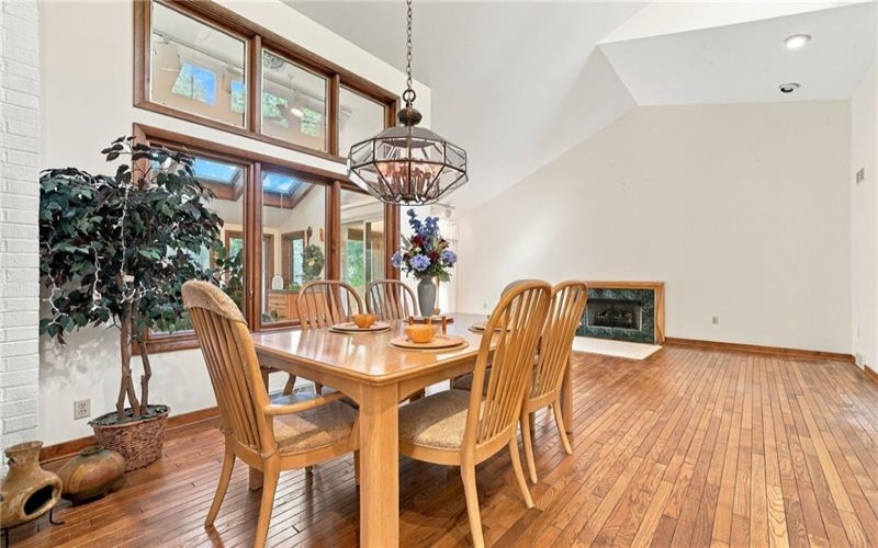 311 Lakewood Rd, Greensburg, 15601, 4 Bedroom Bedrooms, 12 Room Rooms,3.1 BathroomBathrooms,Residential,For Sale,Lakewood Rd,1774591