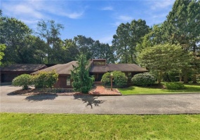 311 Lakewood Rd, Greensburg, 15601, 4 Bedroom Bedrooms, 12 Room Rooms,3.1 BathroomBathrooms,Residential,For Sale,Lakewood Rd,1774591
