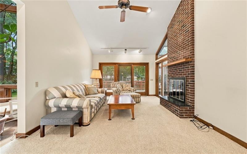 311 Lakewood Rd, Greensburg, 15601, 4 Bedroom Bedrooms, 12 Room Rooms,3.1 BathroomBathrooms,Residential,For Sale,Lakewood Rd,1774591
