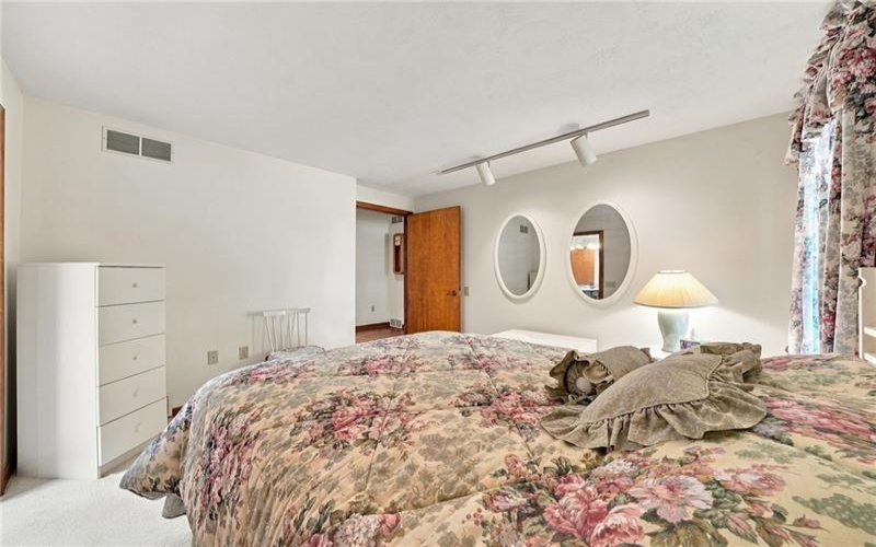 311 Lakewood Rd, Greensburg, 15601, 4 Bedroom Bedrooms, 12 Room Rooms,3.1 BathroomBathrooms,Residential,For Sale,Lakewood Rd,1774591