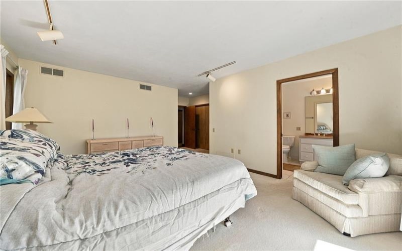 311 Lakewood Rd, Greensburg, 15601, 4 Bedroom Bedrooms, 12 Room Rooms,3.1 BathroomBathrooms,Residential,For Sale,Lakewood Rd,1774591