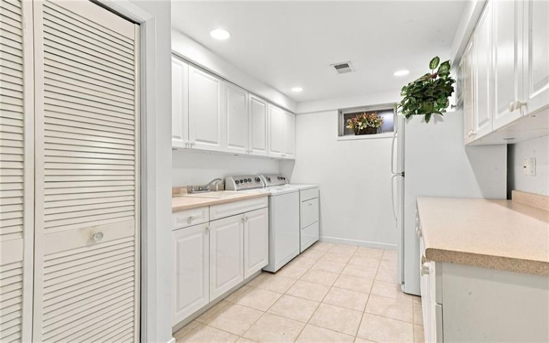 311 Lakewood Rd, Greensburg, 15601, 4 Bedroom Bedrooms, 12 Room Rooms,3.1 BathroomBathrooms,Residential,For Sale,Lakewood Rd,1774591