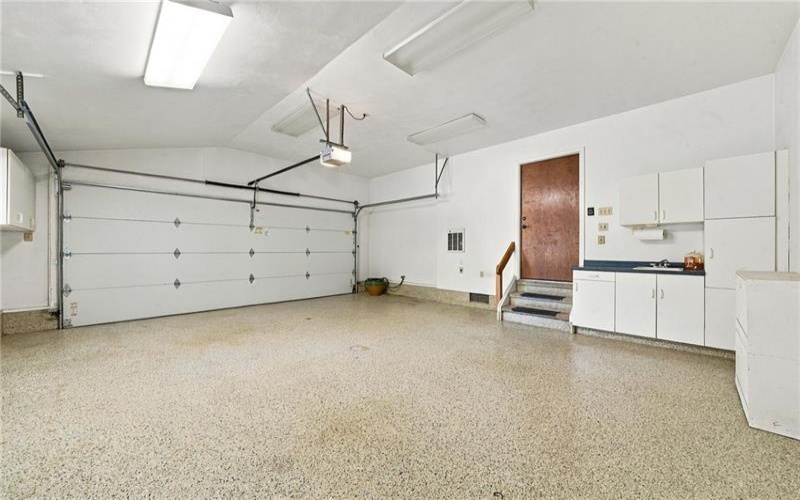 311 Lakewood Rd, Greensburg, 15601, 4 Bedroom Bedrooms, 12 Room Rooms,3.1 BathroomBathrooms,Residential,For Sale,Lakewood Rd,1774591