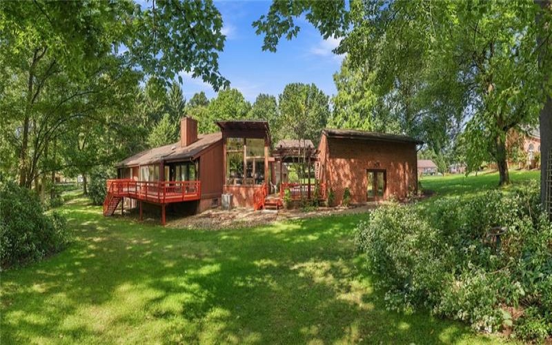 311 Lakewood Rd, Greensburg, 15601, 4 Bedroom Bedrooms, 12 Room Rooms,3.1 BathroomBathrooms,Residential,For Sale,Lakewood Rd,1774591