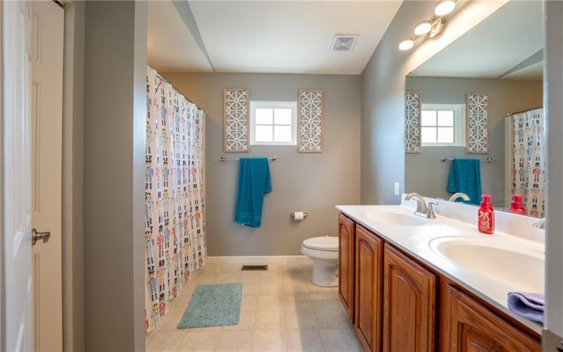 207 Kingsbrooke Dr, Greensburg, 15601, 4 Bedroom Bedrooms, ,2.1 BathroomBathrooms,Residential,For Sale,Kingsbrooke Dr,1774634