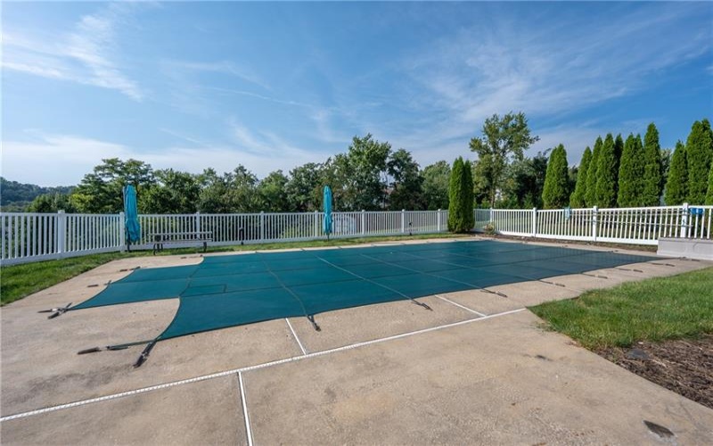 207 Kingsbrooke Dr, Greensburg, 15601, 4 Bedroom Bedrooms, ,2.1 BathroomBathrooms,Residential,For Sale,Kingsbrooke Dr,1774634