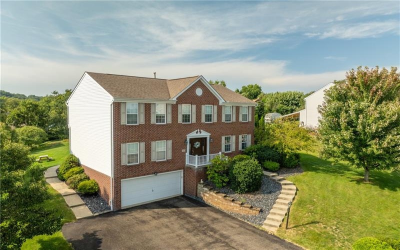 207 Kingsbrooke Dr, Greensburg, 15601, 4 Bedroom Bedrooms, ,2.1 BathroomBathrooms,Residential,For Sale,Kingsbrooke Dr,1774634