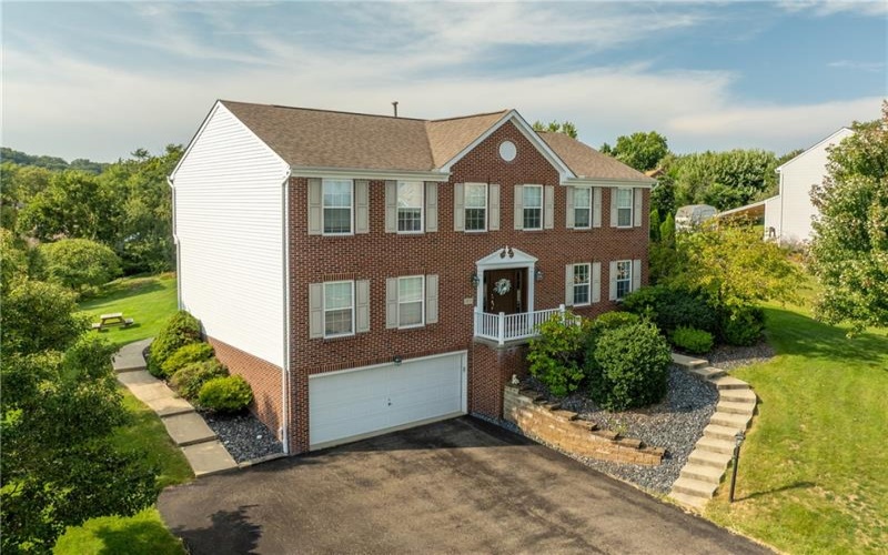207 Kingsbrooke Dr, Greensburg, 15601, 4 Bedroom Bedrooms, ,2.1 BathroomBathrooms,Residential,For Sale,Kingsbrooke Dr,1774634