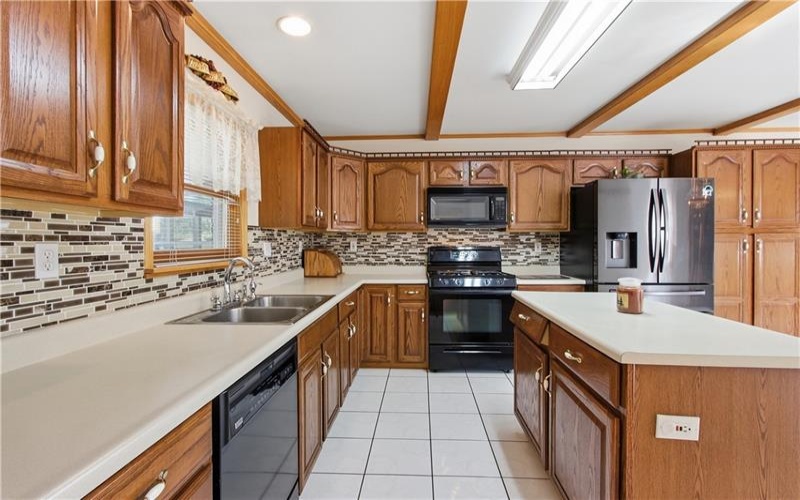 10 Whitetail Dr, Washington, 15301, 4 Bedroom Bedrooms, 14 Room Rooms,2.3 BathroomBathrooms,Residential,For Sale,Whitetail Dr,1774669