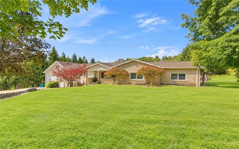 10 Whitetail Dr, Washington, 15301, 4 Bedroom Bedrooms, 14 Room Rooms,2.3 BathroomBathrooms,Residential,For Sale,Whitetail Dr,1774669