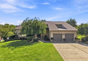 106 Sandlewood Dr, McDonald, 15057, 4 Bedroom Bedrooms, 11 Room Rooms,3 BathroomBathrooms,Residential,For Sale,Sandlewood Dr,1774983