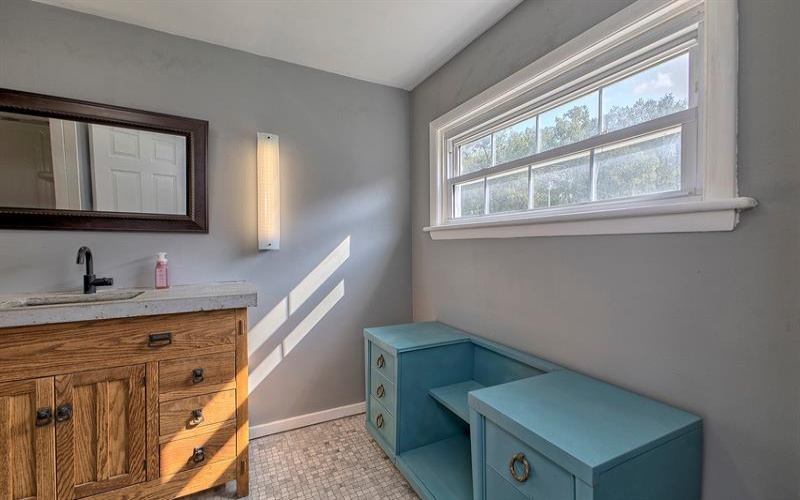 433 Bridge Street, Hunker, 15639, 2 Bedroom Bedrooms, 5 Room Rooms,1.1 BathroomBathrooms,Residential,For Sale,Bridge Street,1774989