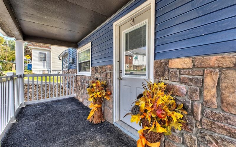 433 Bridge Street, Hunker, 15639, 2 Bedroom Bedrooms, 5 Room Rooms,1.1 BathroomBathrooms,Residential,For Sale,Bridge Street,1774989
