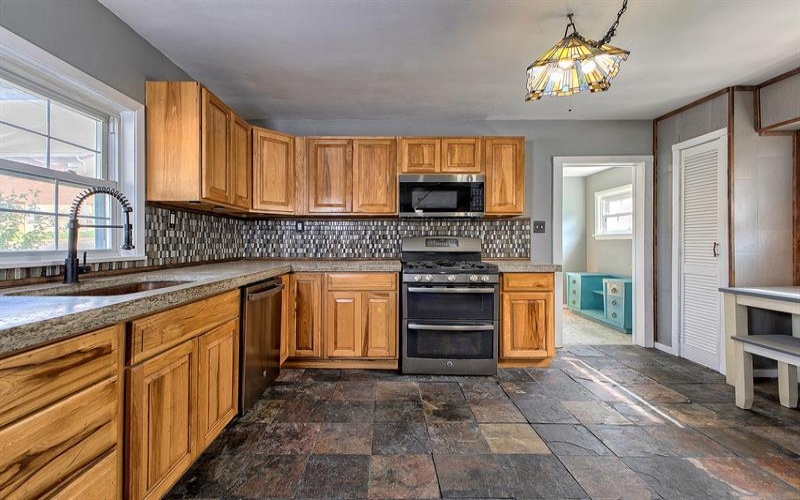 433 Bridge Street, Hunker, 15639, 2 Bedroom Bedrooms, 5 Room Rooms,1.1 BathroomBathrooms,Residential,For Sale,Bridge Street,1774989