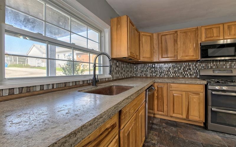 433 Bridge Street, Hunker, 15639, 2 Bedroom Bedrooms, 5 Room Rooms,1.1 BathroomBathrooms,Residential,For Sale,Bridge Street,1774989