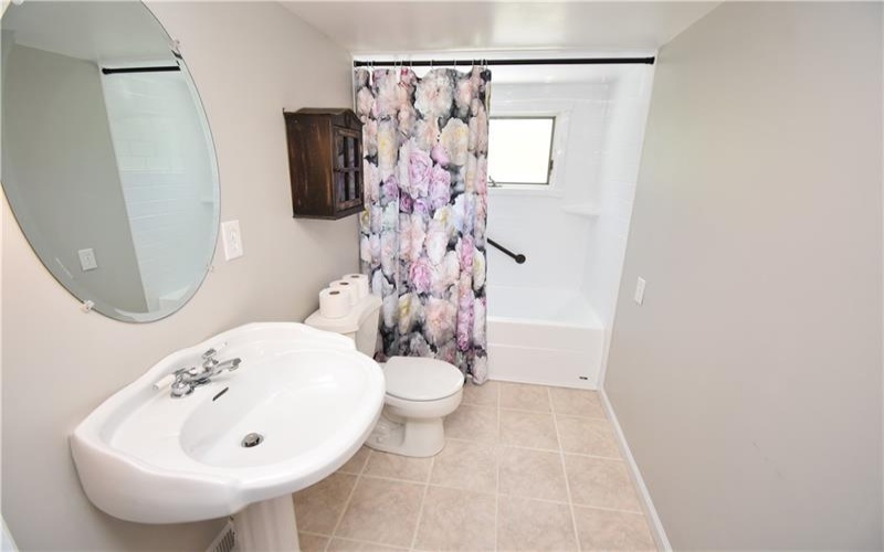 426 Station Rd, Scenery Hill, 15360, 4 Bedroom Bedrooms, ,2 BathroomBathrooms,Residential,For Sale,Station Rd,1774139