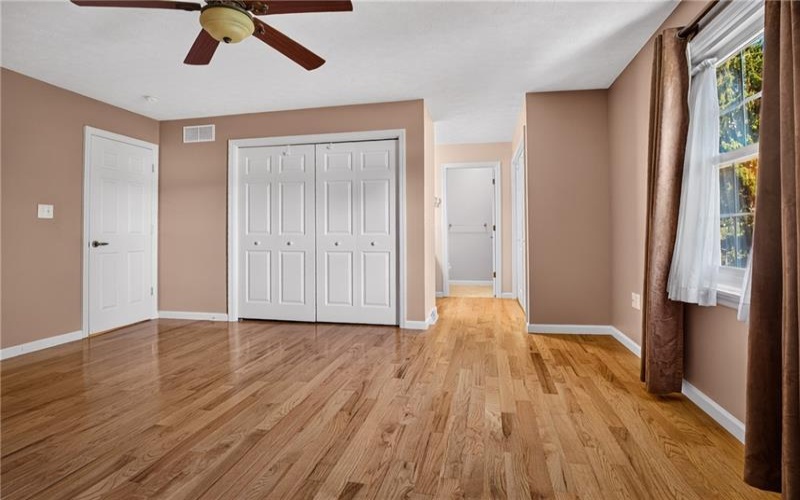 212 Roscommon Pl, Mcmurray, 15317, 3 Bedroom Bedrooms, 9 Room Rooms,2.1 BathroomBathrooms,Residential,For Sale,Roscommon Pl,1774390