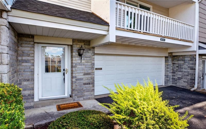 212 Roscommon Pl, Mcmurray, 15317, 3 Bedroom Bedrooms, 9 Room Rooms,2.1 BathroomBathrooms,Residential,For Sale,Roscommon Pl,1774390