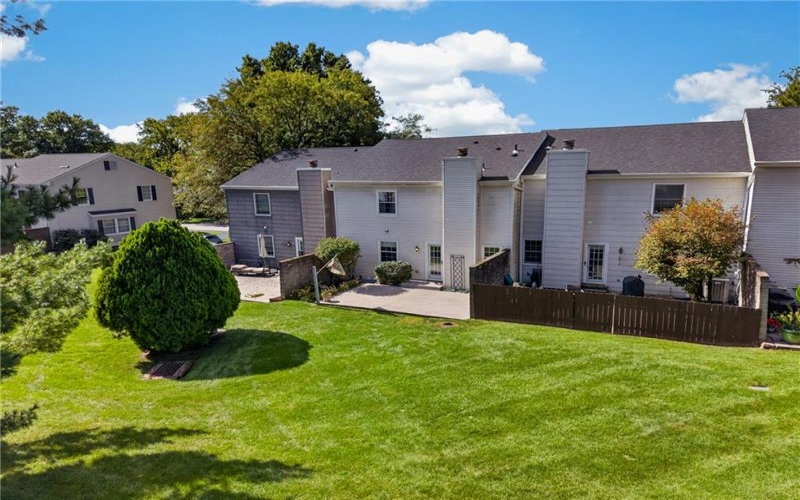 212 Roscommon Pl, Mcmurray, 15317, 3 Bedroom Bedrooms, 9 Room Rooms,2.1 BathroomBathrooms,Residential,For Sale,Roscommon Pl,1774390