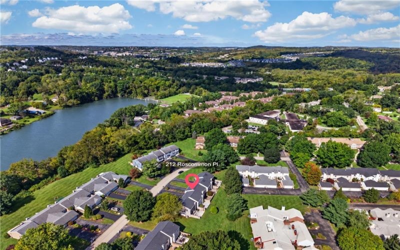 212 Roscommon Pl, Mcmurray, 15317, 3 Bedroom Bedrooms, 9 Room Rooms,2.1 BathroomBathrooms,Residential,For Sale,Roscommon Pl,1774390