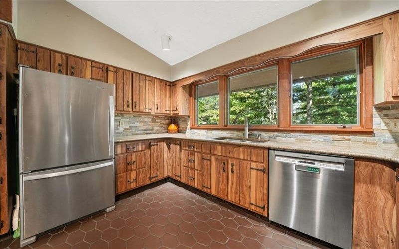 527 Imperial Road, Hidden Valley, 15502, 3 Bedroom Bedrooms, 11 Room Rooms,2.1 BathroomBathrooms,Residential,For Sale,Imperial Road,1774571