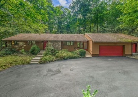 527 Imperial Road, Hidden Valley, 15502, 3 Bedroom Bedrooms, 11 Room Rooms,2.1 BathroomBathrooms,Residential,For Sale,Imperial Road,1774571