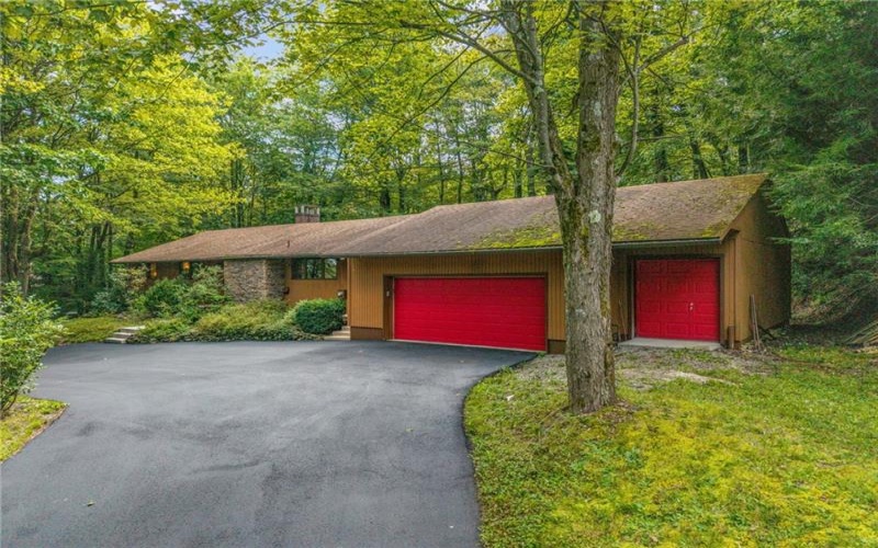 527 Imperial Road, Hidden Valley, 15502, 3 Bedroom Bedrooms, 11 Room Rooms,2.1 BathroomBathrooms,Residential,For Sale,Imperial Road,1774571