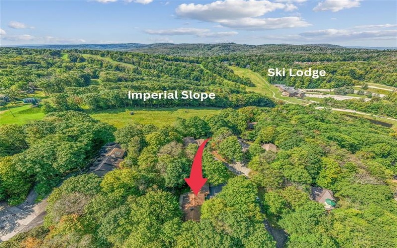 527 Imperial Road, Hidden Valley, 15502, 3 Bedroom Bedrooms, 11 Room Rooms,2.1 BathroomBathrooms,Residential,For Sale,Imperial Road,1774571