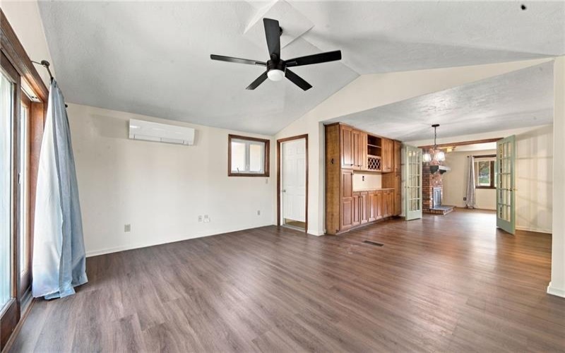 136 Sunrise Dr, Irwin, 15642, 3 Bedroom Bedrooms, 9 Room Rooms,2 BathroomBathrooms,Residential,For Sale,Sunrise Dr,1774648