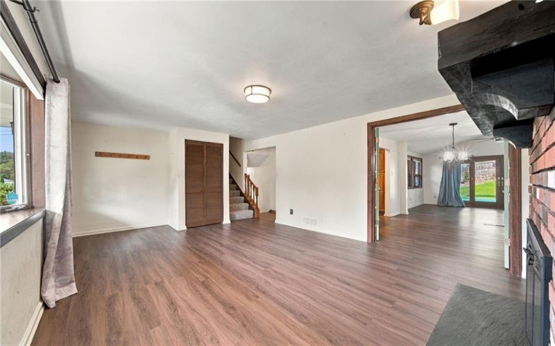 136 Sunrise Dr, Irwin, 15642, 3 Bedroom Bedrooms, 9 Room Rooms,2 BathroomBathrooms,Residential,For Sale,Sunrise Dr,1774648