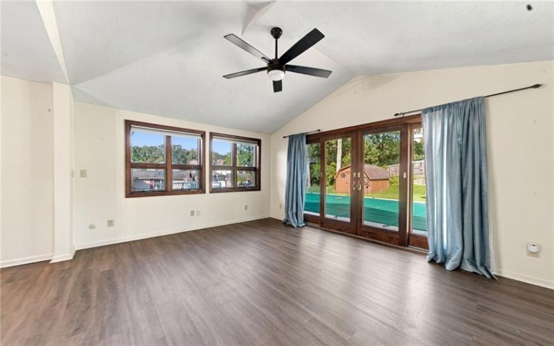 136 Sunrise Dr, Irwin, 15642, 3 Bedroom Bedrooms, 9 Room Rooms,2 BathroomBathrooms,Residential,For Sale,Sunrise Dr,1774648