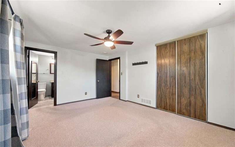 136 Sunrise Dr, Irwin, 15642, 3 Bedroom Bedrooms, 9 Room Rooms,2 BathroomBathrooms,Residential,For Sale,Sunrise Dr,1774648