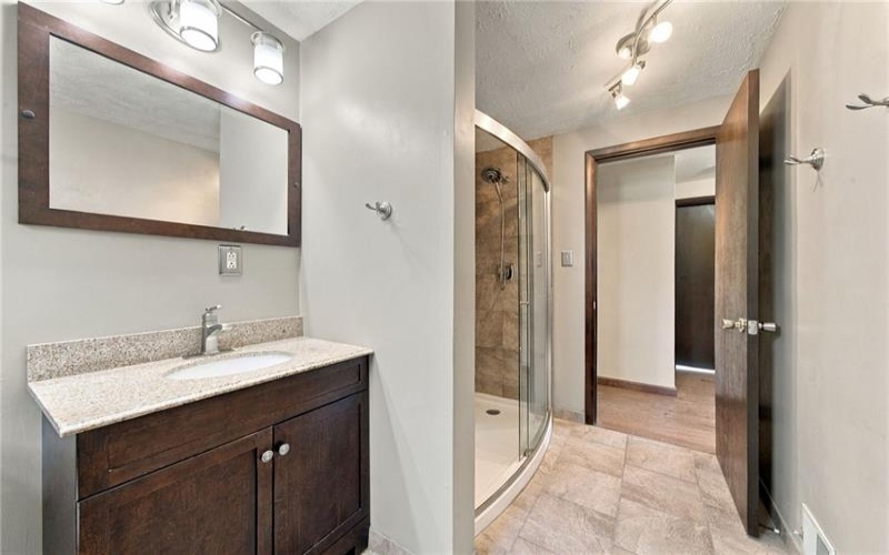 136 Sunrise Dr, Irwin, 15642, 3 Bedroom Bedrooms, 9 Room Rooms,2 BathroomBathrooms,Residential,For Sale,Sunrise Dr,1774648