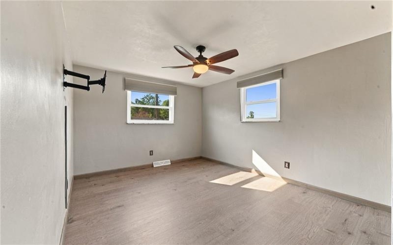 136 Sunrise Dr, Irwin, 15642, 3 Bedroom Bedrooms, 9 Room Rooms,2 BathroomBathrooms,Residential,For Sale,Sunrise Dr,1774648