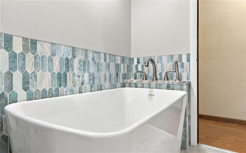 136 Sunrise Dr, Irwin, 15642, 3 Bedroom Bedrooms, 9 Room Rooms,2 BathroomBathrooms,Residential,For Sale,Sunrise Dr,1774648