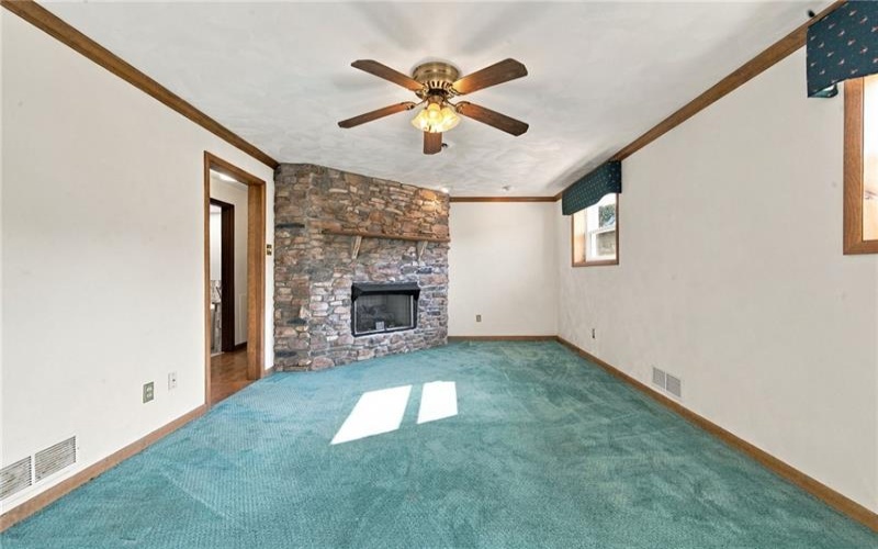 136 Sunrise Dr, Irwin, 15642, 3 Bedroom Bedrooms, 9 Room Rooms,2 BathroomBathrooms,Residential,For Sale,Sunrise Dr,1774648