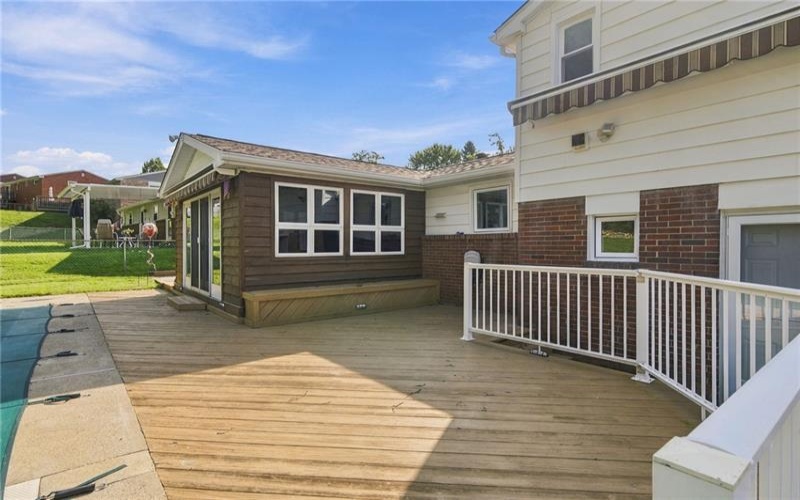 136 Sunrise Dr, Irwin, 15642, 3 Bedroom Bedrooms, 9 Room Rooms,2 BathroomBathrooms,Residential,For Sale,Sunrise Dr,1774648