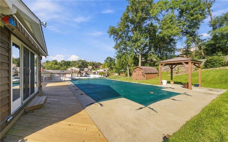 136 Sunrise Dr, Irwin, 15642, 3 Bedroom Bedrooms, 9 Room Rooms,2 BathroomBathrooms,Residential,For Sale,Sunrise Dr,1774648