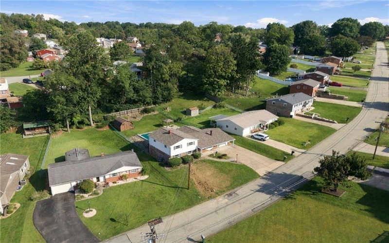 136 Sunrise Dr, Irwin, 15642, 3 Bedroom Bedrooms, 9 Room Rooms,2 BathroomBathrooms,Residential,For Sale,Sunrise Dr,1774648